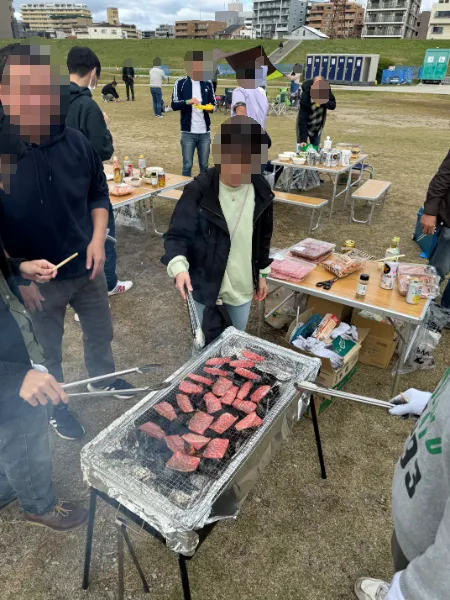 定番の河川敷BBQ